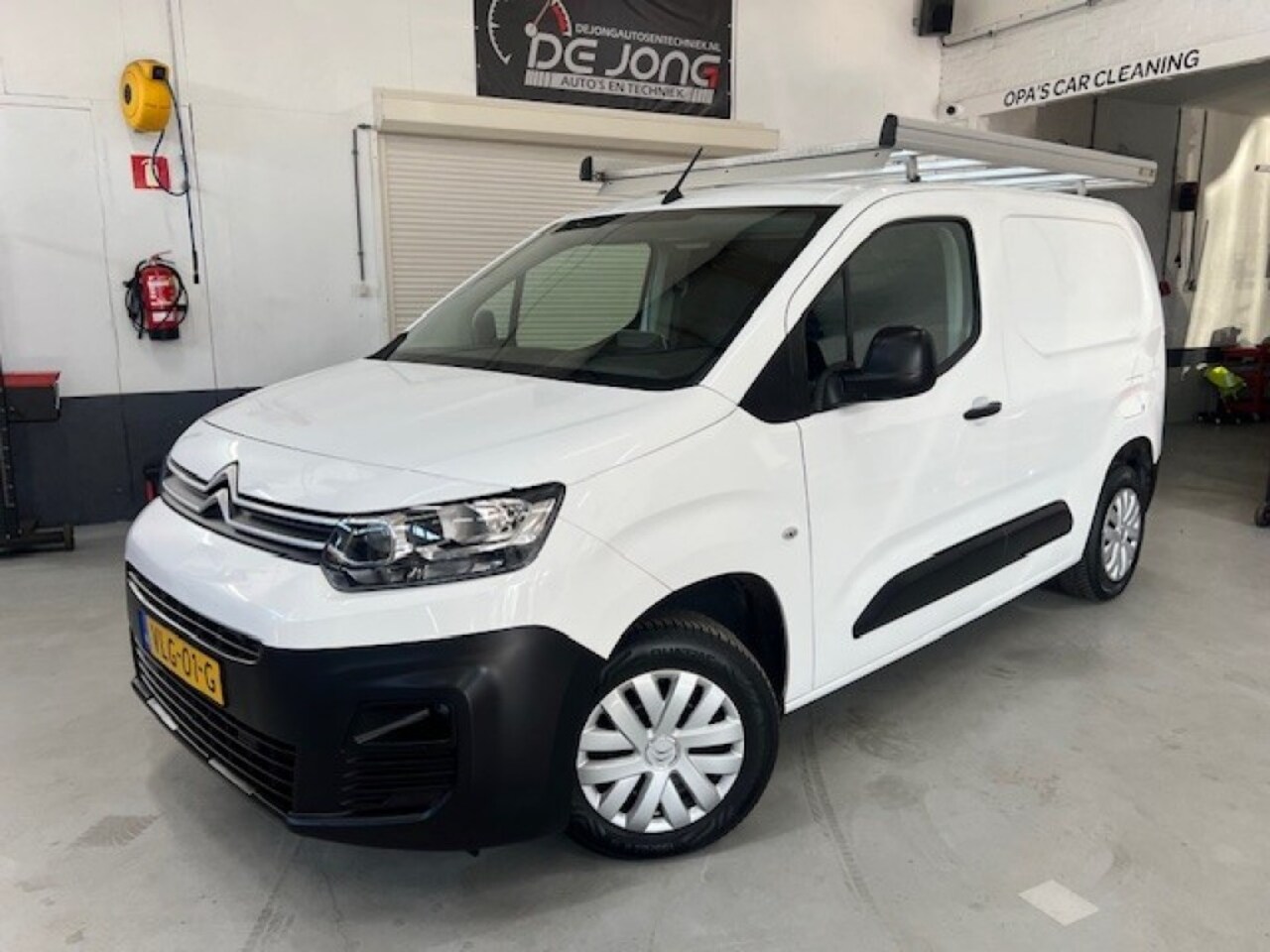 Citroën Berlingo - 1.5 BlueHDI Club 1.5 BLUEHDI Club, Bluetooth, Crs.Control, Trekhaak, Schuifdeur - AutoWereld.nl