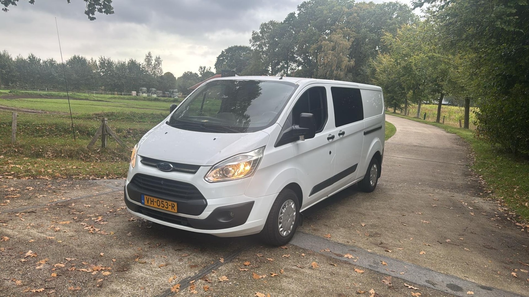 Ford Transit Custom - 290 2.2 TDCI L2H1 Trend DC 257.000 NAP DUBBELE CABINE LANG WIT - AutoWereld.nl