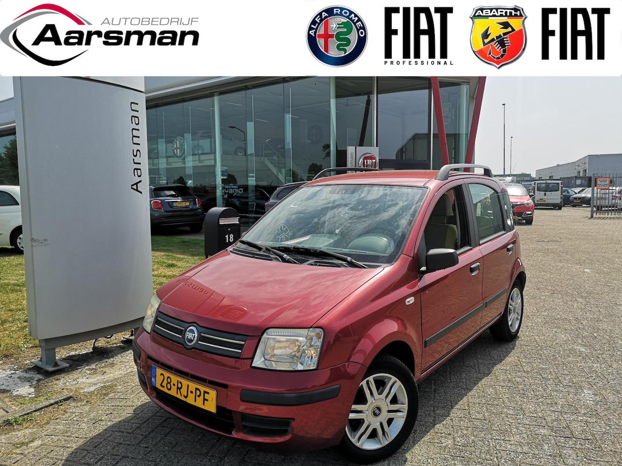 Fiat Panda - 1.2 Emotion | Automatische airco | Radio | Lichtmetalen velgen - AutoWereld.nl