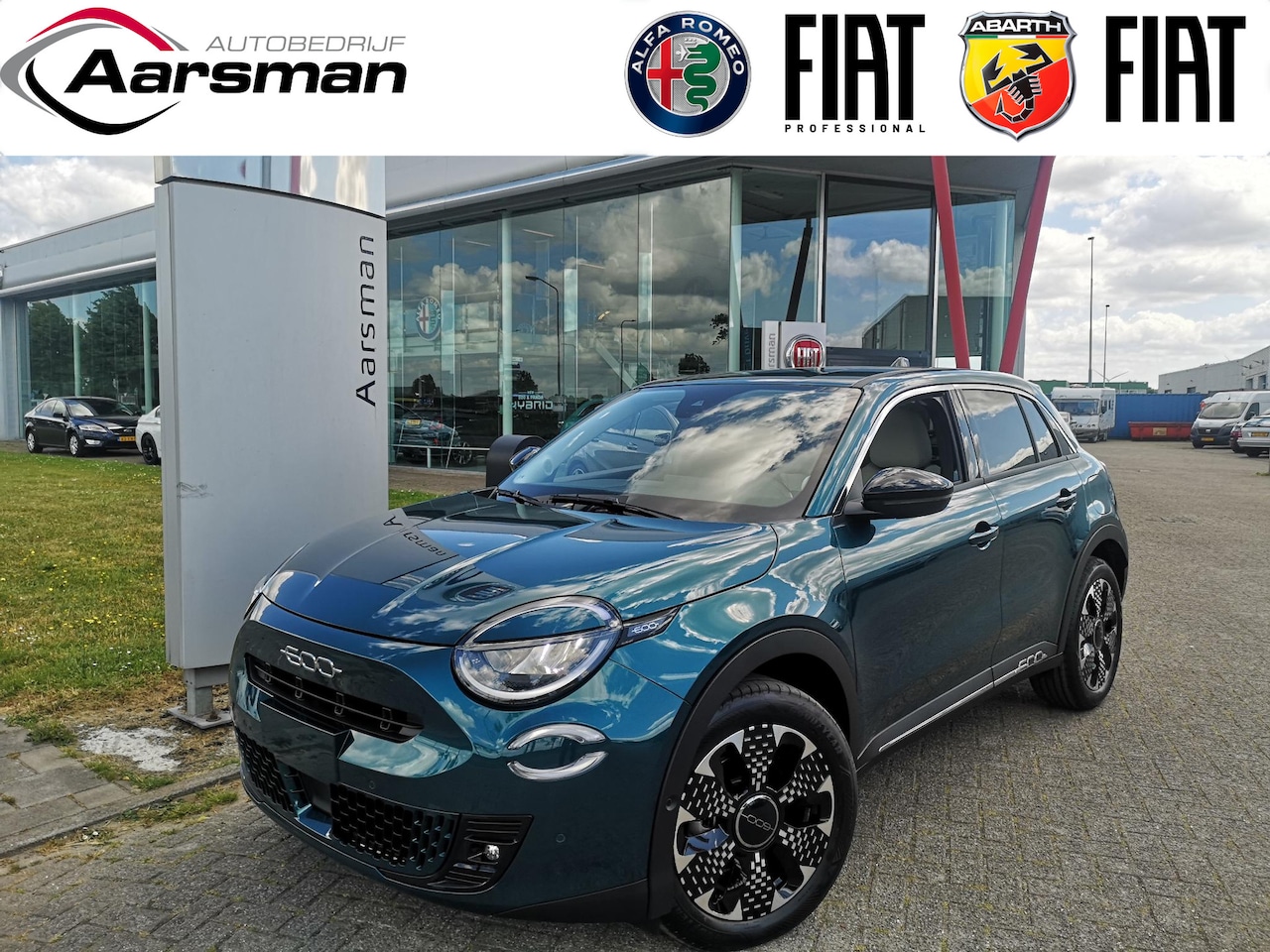 Fiat 600 - 1.2 Hybrid La Prima 136 PK | Full option | Camera | Stoelverwarming | Carplay | Dodehoekse - AutoWereld.nl