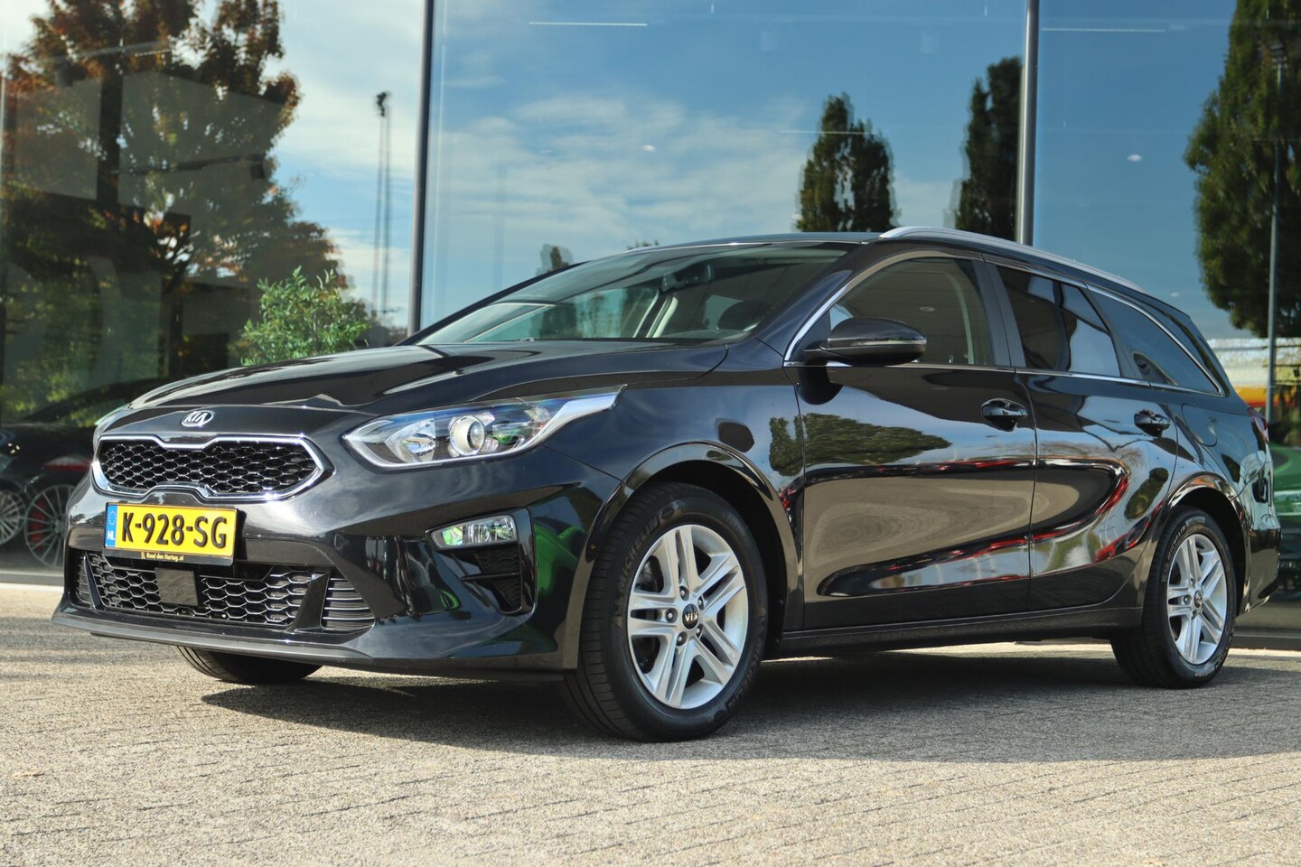 Kia Cee'd - CEED SPORTWAGON 1.5 T-GDi AUT. DYNAMICPLUSLINE | CARPLAY | ACC | NAVI | CAMERA | KEY-LESS - AutoWereld.nl