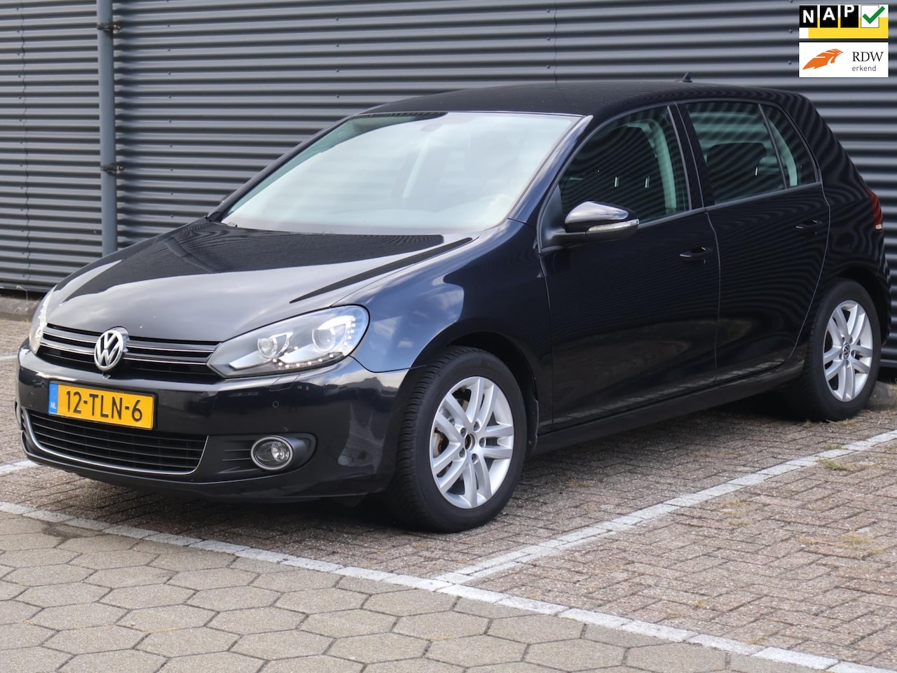 Volkswagen Golf - 1.2 TSI Highline|Nav|Cruise|Climate|PDC|Dealer Onderhouden - AutoWereld.nl