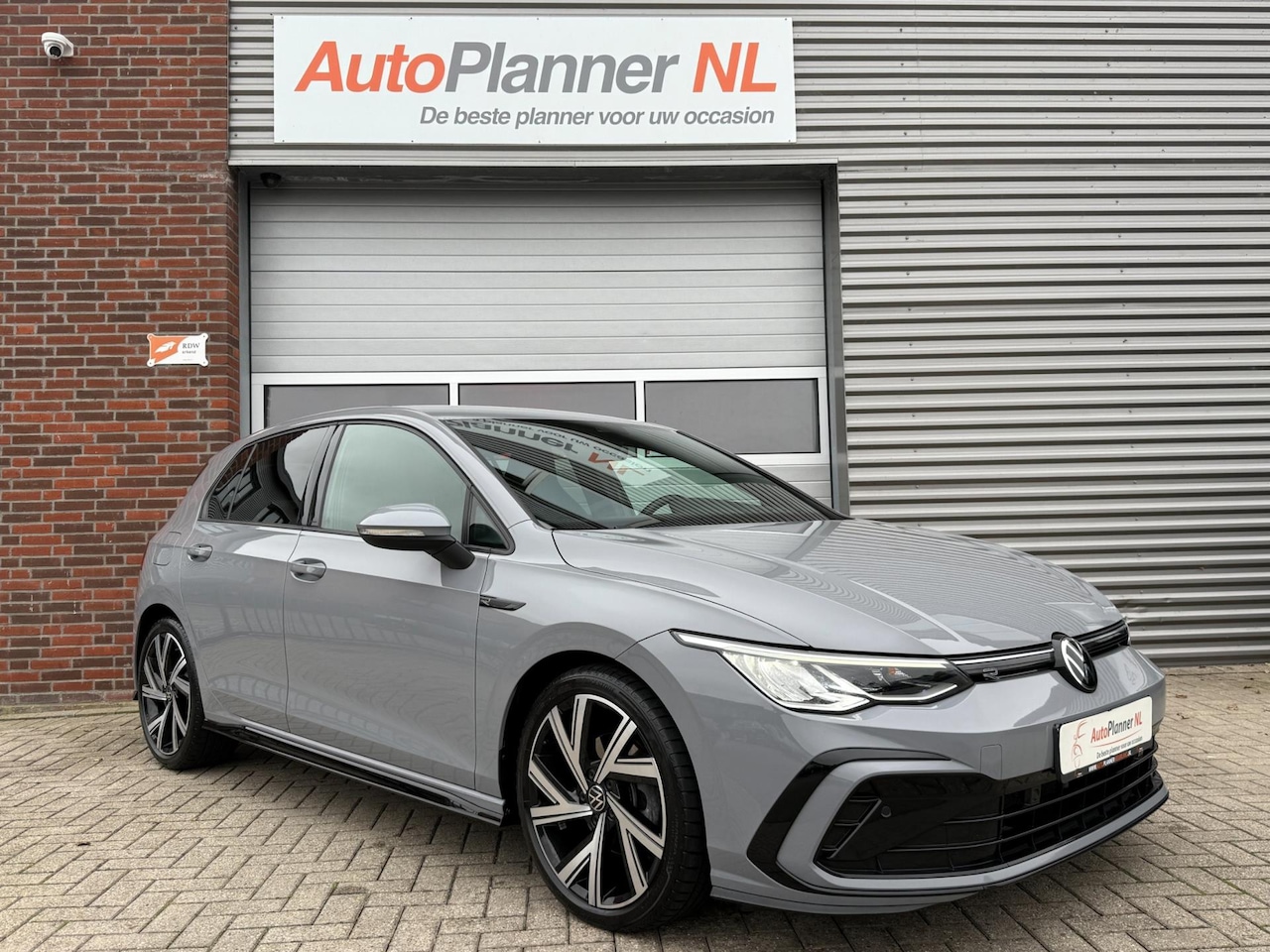 Volkswagen Golf - VIII 1.5 eTSI R-Line! Camera! Cruise! Navi! - AutoWereld.nl