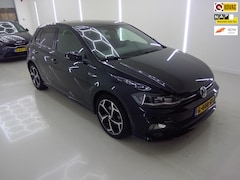 Volkswagen Polo - 1.0 TSI 116PK H6 Highline 3X R-Line+led+vitrual+Pano-dak+Parkeer-Hulp+alcantara+Stoel-verw