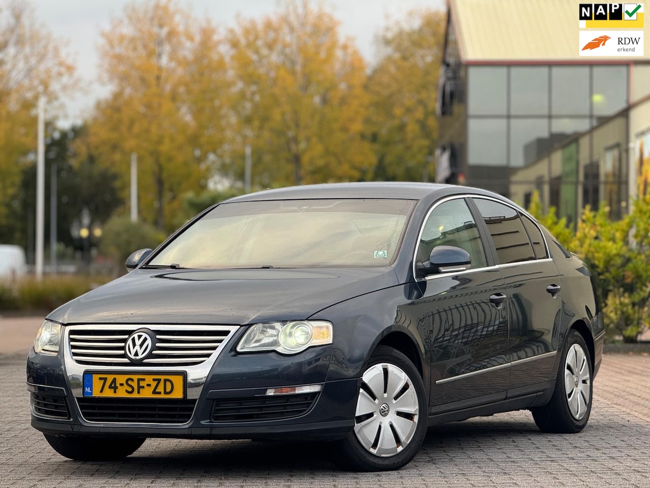 Volkswagen Passat - 2.0 FSI Comfortline | Navigatie | Bluethooth | Airco | Cruise control | Elektrische spiege - AutoWereld.nl
