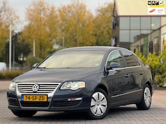 Volkswagen Passat - 2.0 FSI Comfortline | Navigatie | Bluethooth | Airco | Cruise control | Elektrische spiege