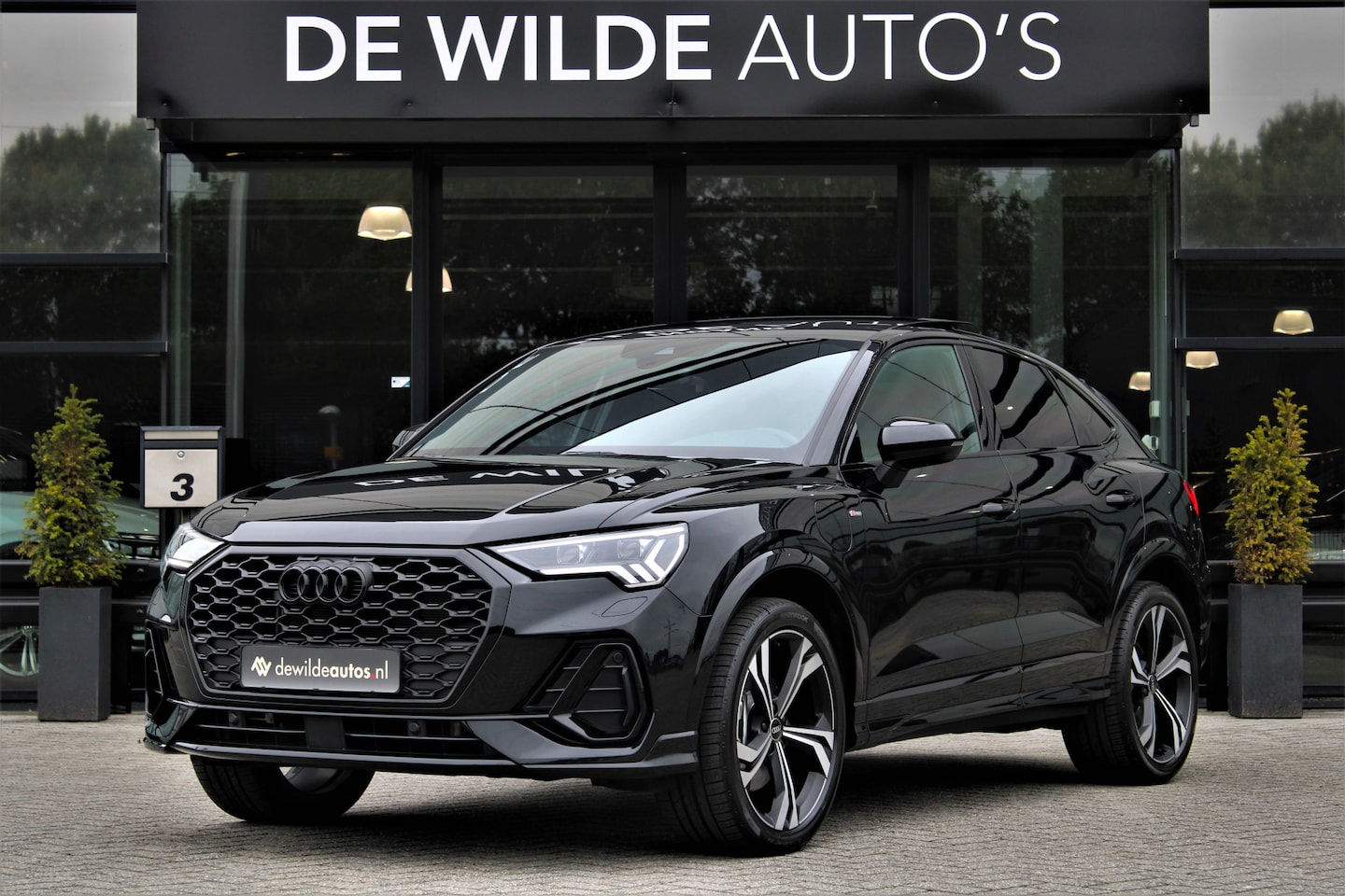 Audi Q3 Sportback - 45 TFSI e S-line 245pk Pano Trekhaak Sonos Leer ACC Camera Sfeerlicht - AutoWereld.nl