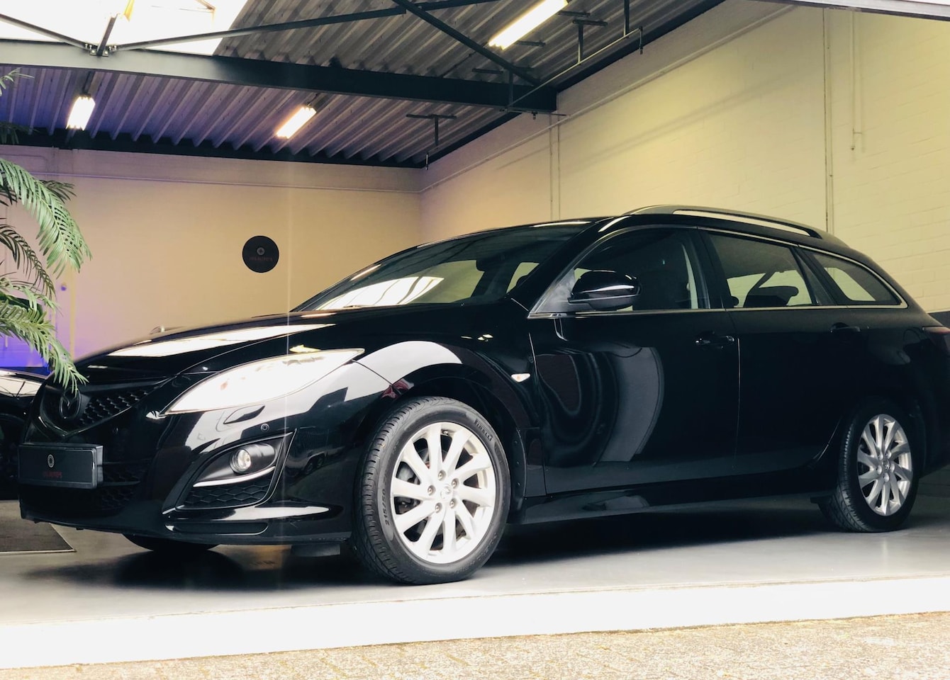Mazda 6 Sportbreak - 2.0 155pk AUTOMAAT/Xenon//BOSE/CRUISE/PDC - AutoWereld.nl