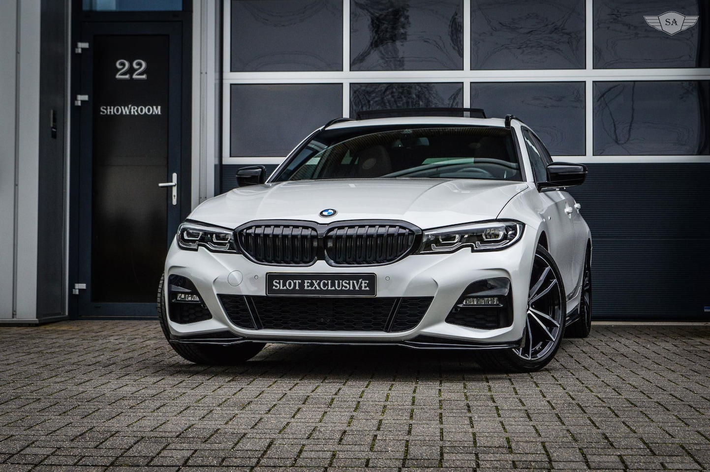 BMW 3-serie Touring - 320i|M-PERFORMANCE|High Executive|PANO|HK|LEDER|TOPSTAAT - AutoWereld.nl