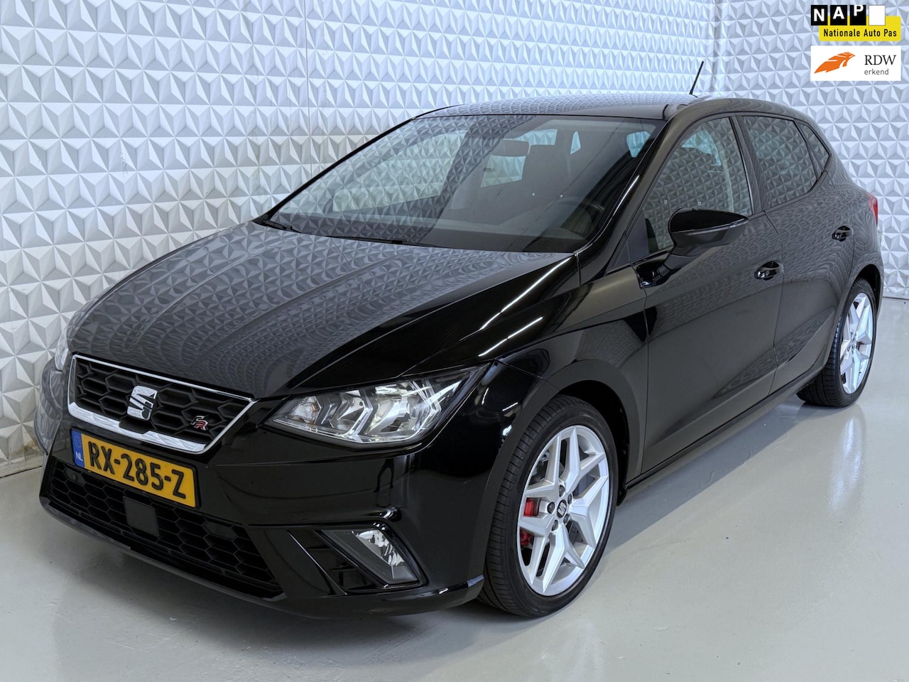 SEAT Ibiza - 1.0 TSI FR Business Intense met veel opties! (2018) - AutoWereld.nl