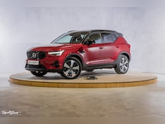 Volvo XC40 - 1.5 T4 Plug-in hybrid Ultimate Dark | Panorama dak | Zwenkbare trekhaak | Adaptieve cruise