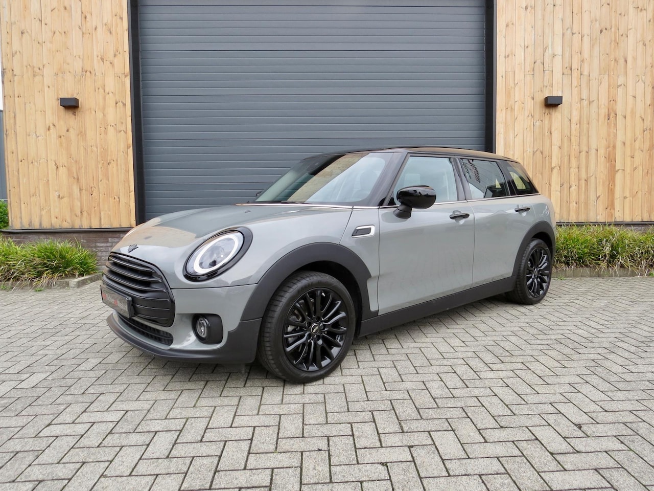 MINI Clubman - 1.5 Cooper Business Edition *Automaat *Carplay - AutoWereld.nl