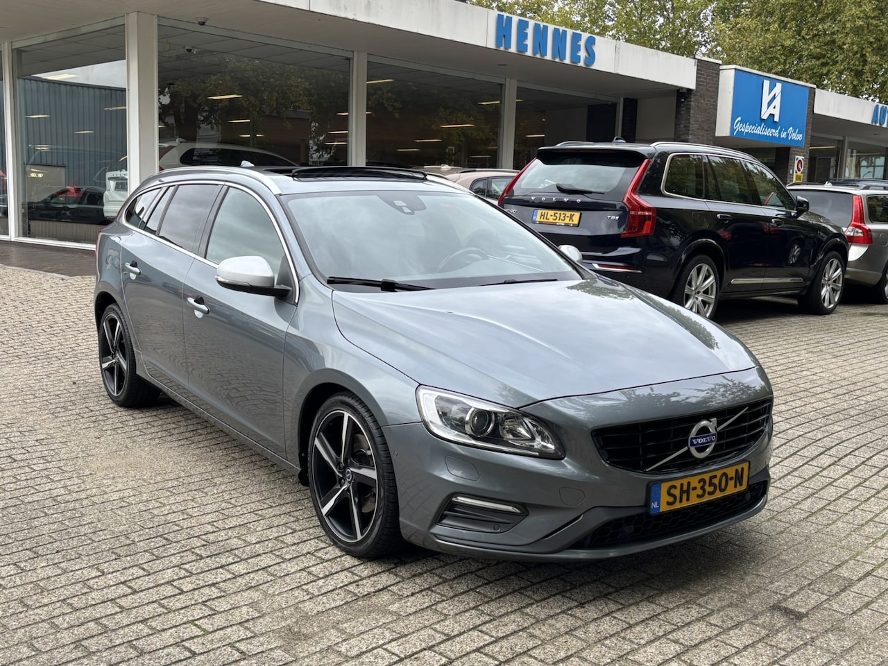 Volvo V60 - 2.0 T4 Business Sport Schuidak Keyless PDC Camera - AutoWereld.nl