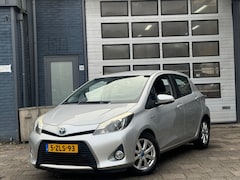 Toyota Yaris - 1.5 Full Hybrid Aspiration | Clima | Camera | LMV