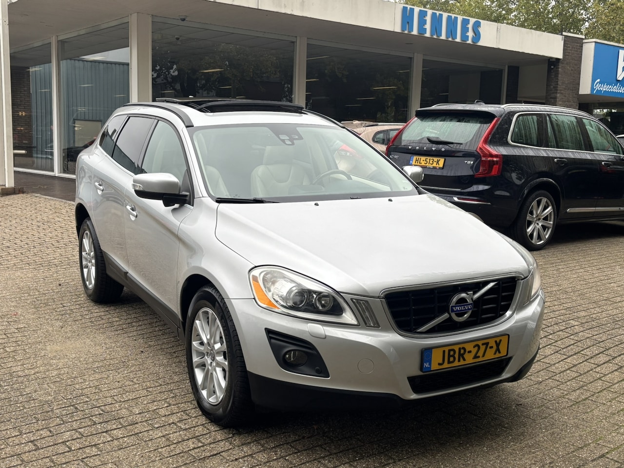 Volvo XC60 - 3.0 T6 AWD Pano Xenon PDC camera Four-C BTW voordeel €900,- - AutoWereld.nl