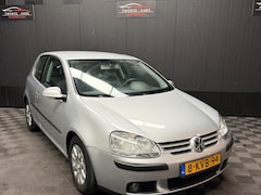 Volkswagen Golf - 1.4 Trendline | Clima | PDC | Nieuwe APK |
