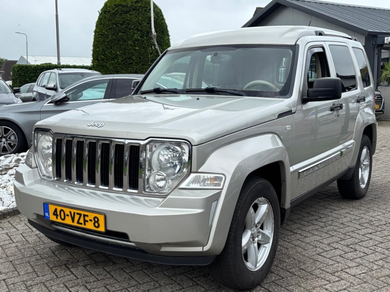 Jeep Cherokee - 2.8 CRD Limited AWD Grijs Kenteken - AutoWereld.nl