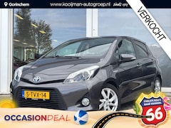 Toyota Yaris - 1.5 Hybrid Dynamic | Panoramadak | Trekhaak voor fietsendrager | Half leder | Keyless star