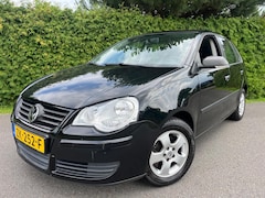 Volkswagen Polo - 1.2 Easyline 5 DEURS ZWART AIRCO NAP APK