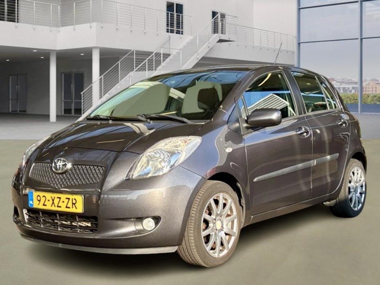 Toyota Yaris - 1.3 VVTi Sol I 48107 km !! I LEER I AIRCO I NL AUTO - AutoWereld.nl