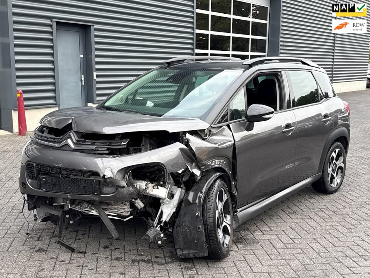 Citroën C3 Aircross - 1.2 PureTech S&S Shine 1.2 PureTech S&S Shine, Camera, Navigatie, PDC - AutoWereld.nl