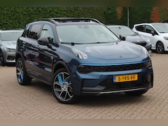 Lynk & Co 01 - 1.5 / Panoramadak / Camera / 20'' / Keyless / Dodehoek / ACC / Apple CarPlay / Virtual Coc