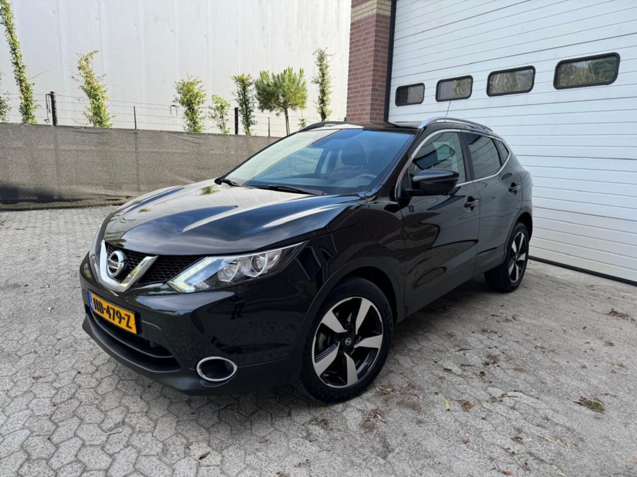 Nissan Qashqai - 1.2 automaat pano camera 2e eigenaar - AutoWereld.nl