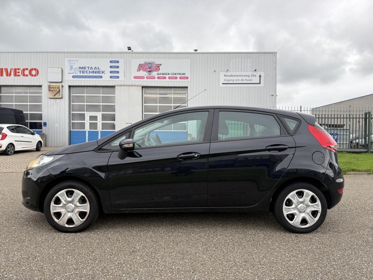 Ford Fiesta - 1.25 Limited 5-DRS Airco Nieuwe distributieriem - AutoWereld.nl