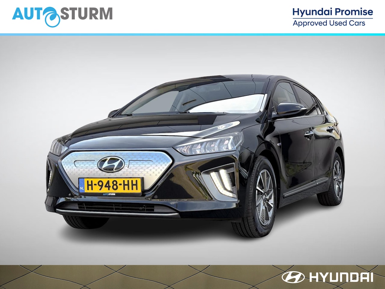 Hyundai IONIQ - Premium EV 38 kWh SoH 96% | Navigatie | Camera | Adapt. Cruise Control | Stuur- + Stoelver - AutoWereld.nl