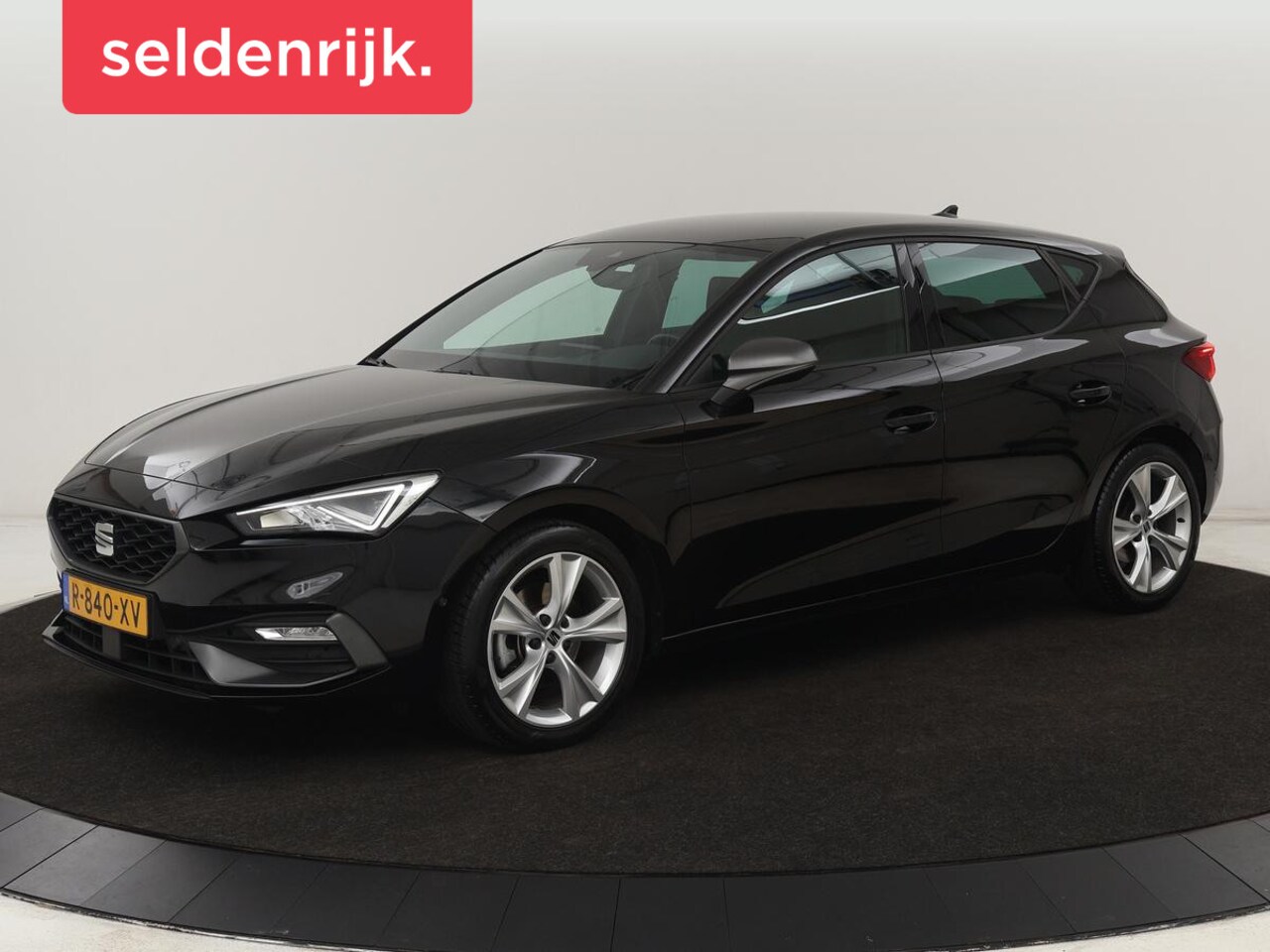 SEAT Leon - 1.0 TSI FR Intens | Stoel & stuurverwarming | Carplay | Camera | Adaptive cruise | Navigat - AutoWereld.nl