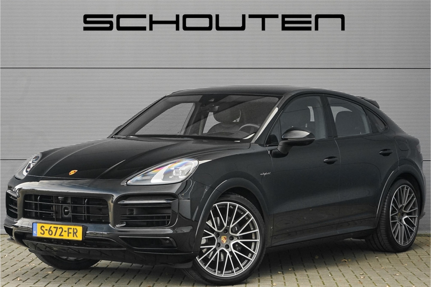 Porsche Cayenne Coupé - 3.0 E-Hybrid Platinum Sport Design Luchtv ACC Nachtzicht HUD 22" Trekhaak - AutoWereld.nl