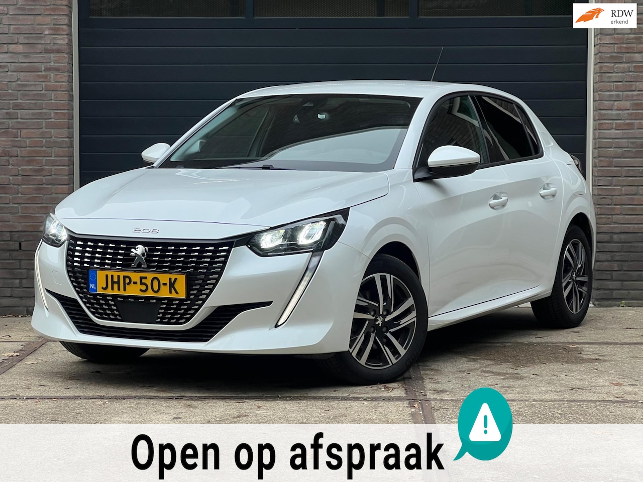 Peugeot 208 - Allure Pack 100pk ACC| Keyless Entry | Stoelverwarming | 3D dashboard - AutoWereld.nl
