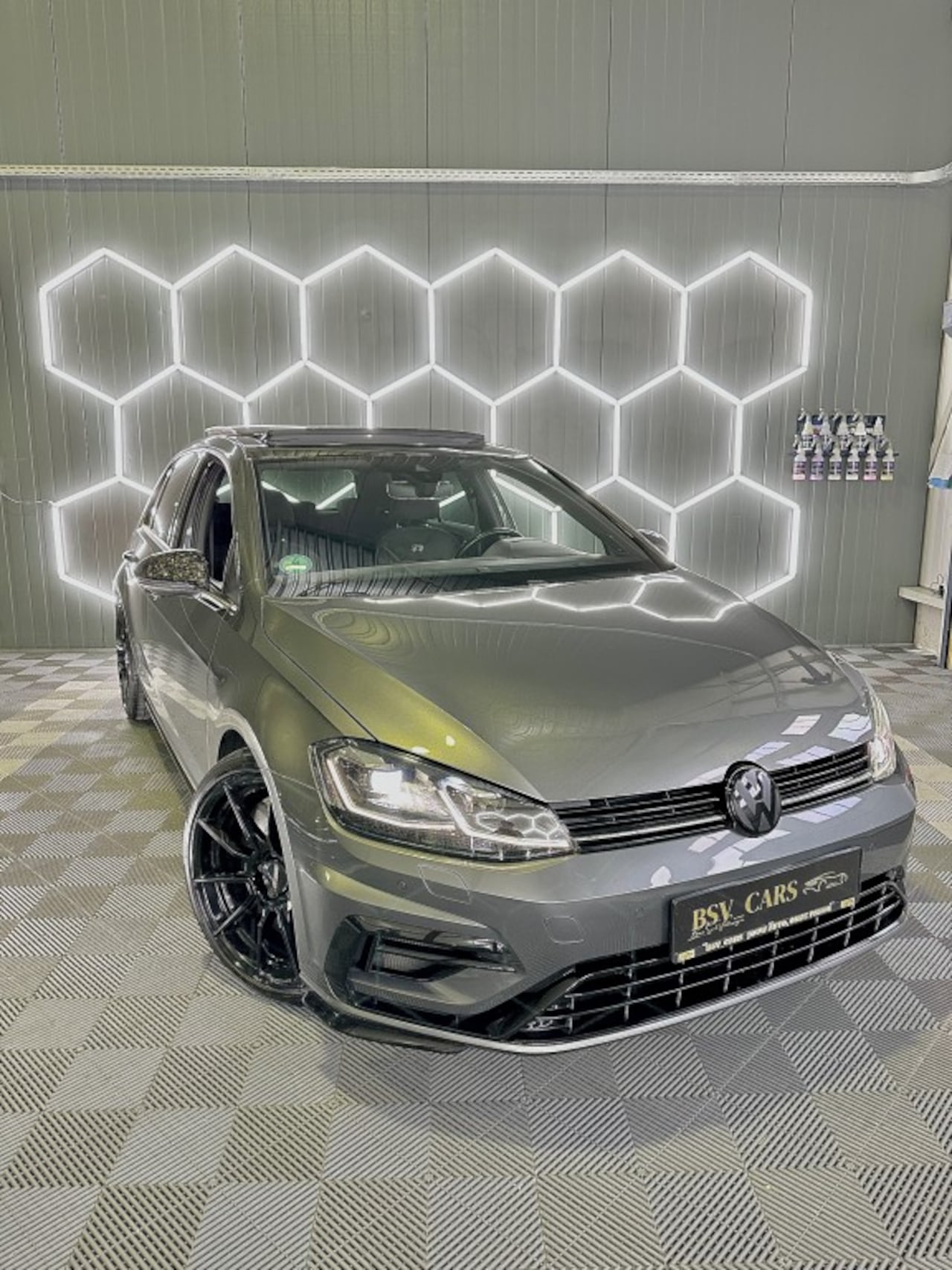 Volkswagen Golf - 7.5r 485PK 1e eig Pano Dsg7 led full option uniek!! - AutoWereld.nl