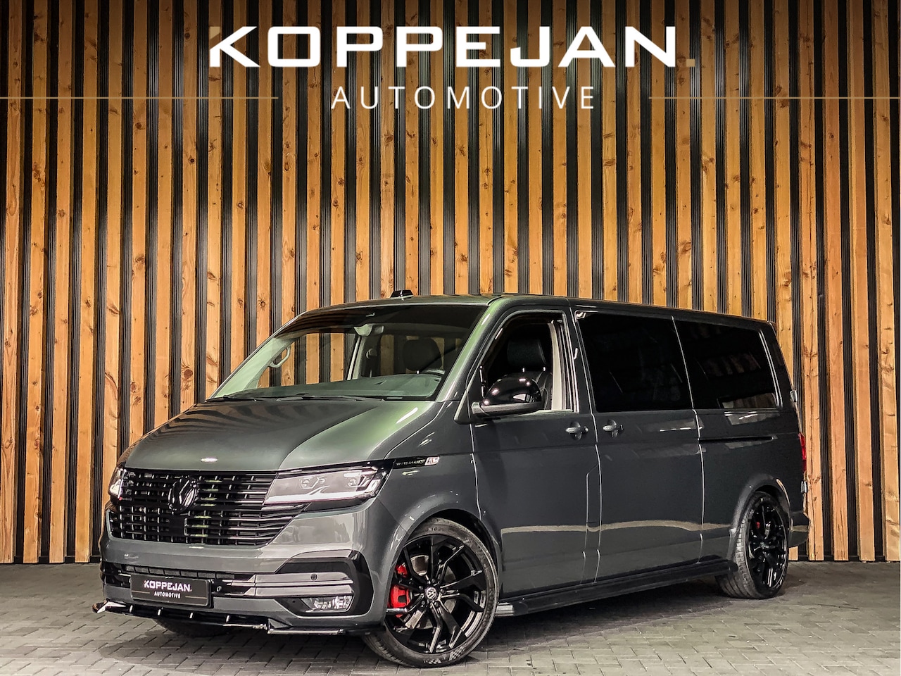 Volkswagen Transporter - 2.0 TDI 204PK DSG 4Motion Dubbele Cabine | 4X4 | 2X SCHUIFDEUR | LED | NAVI | ADAPTIVE CRU - AutoWereld.nl