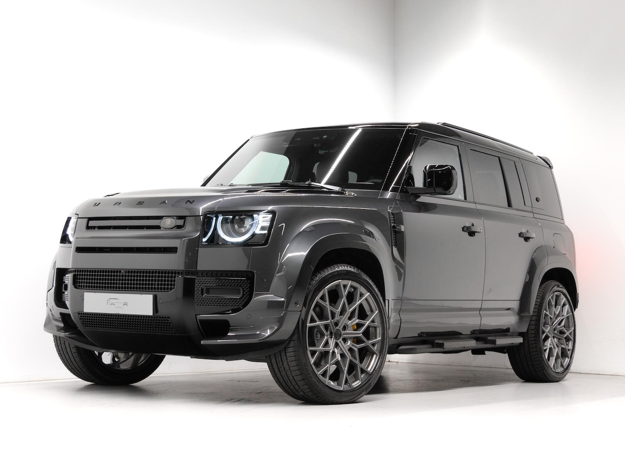 Land Rover Defender 110 - 2.0 P300e X-Dynamic SE Zeer Unieke Samenstelling! - AutoWereld.nl