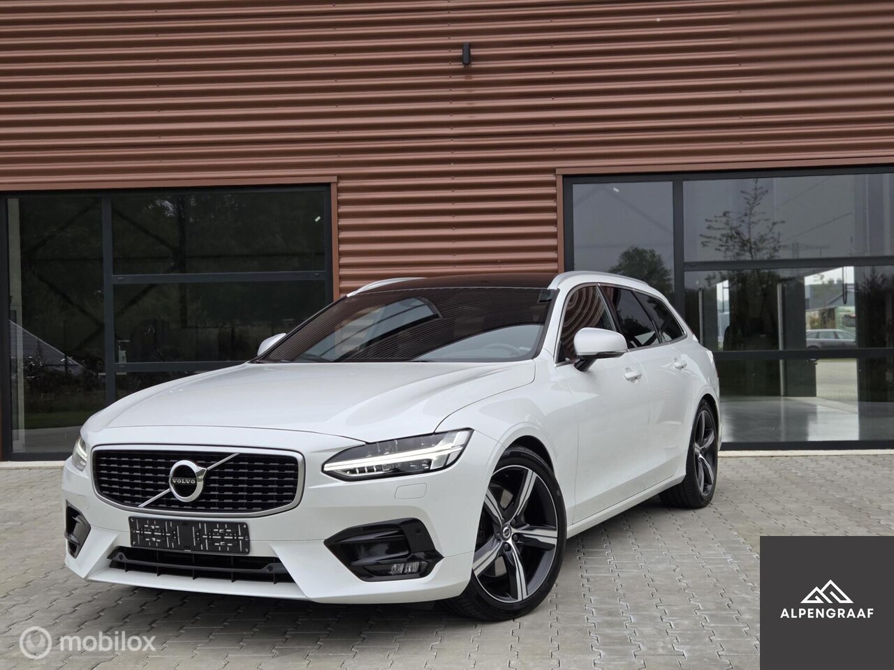 Volvo V90 - 2.0 T5 R-Design |1e eigenaar|12 maanden garantie | Dealeronderhouden | - AutoWereld.nl