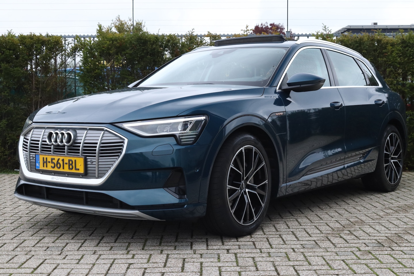Audi e-tron - 50 quattro Launch edition plus 71 kWh | Schuifdak | Adaptieve Cruise | Stoelverwarming | L - AutoWereld.nl