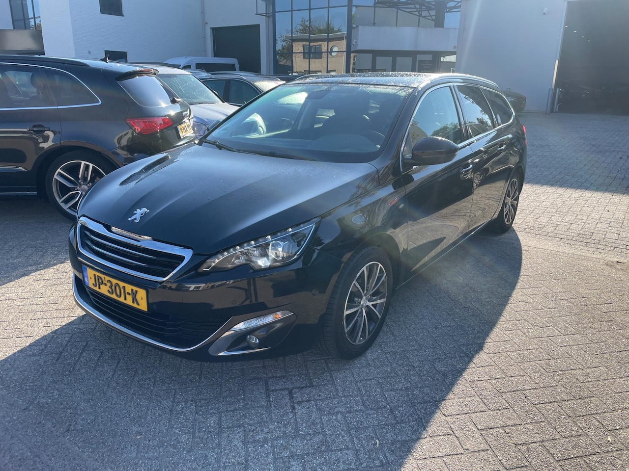 Peugeot 308 SW - 1.2 PureTech Allure Bj 2016 - AutoWereld.nl
