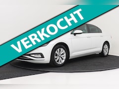 Volkswagen Passat - 1.5 TSI Business | Org NL | Dealeronderhouden | Adap Cruise | 3-zone climate