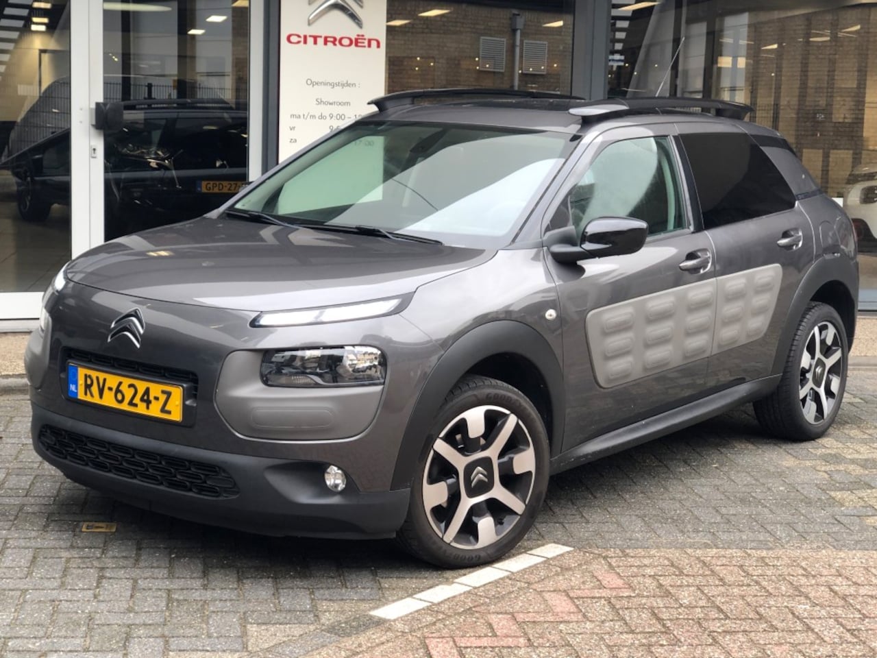 Citroën C4 Cactus - ONE TONE AUTOMAAT GLAZEN DAK - AutoWereld.nl