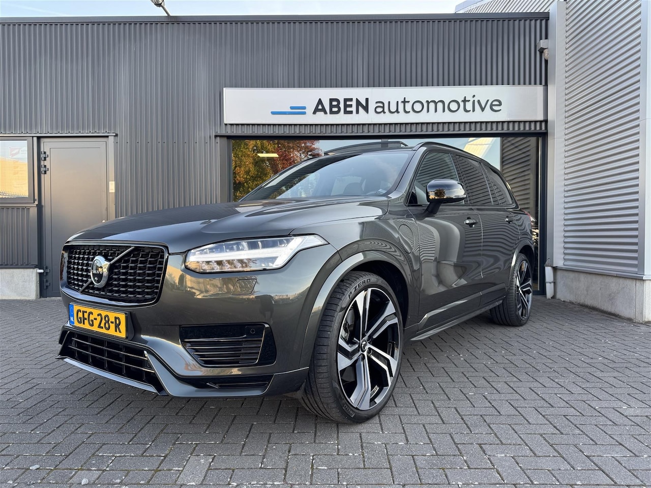 Volvo XC90 - T8 AWD Recharge Plug-In R-Design 7-persoons (PANO|360|AUTOPILOT|LUCHTVERING|TREKHAAK|LEDER - AutoWereld.nl