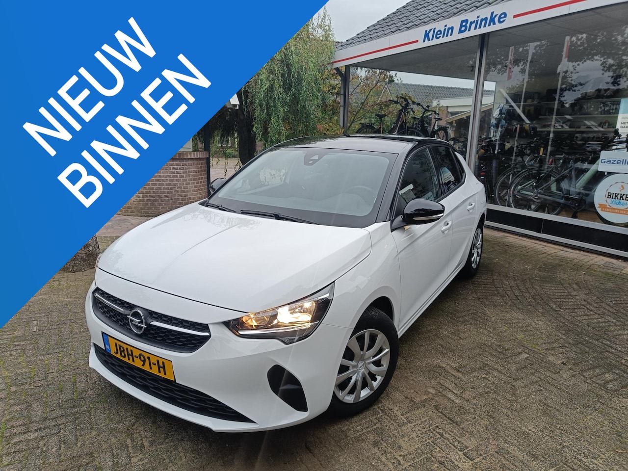 Opel Corsa - 1.2 Edition Style Pakket//Navigatie//Camera//4-seizoenenbanden - AutoWereld.nl