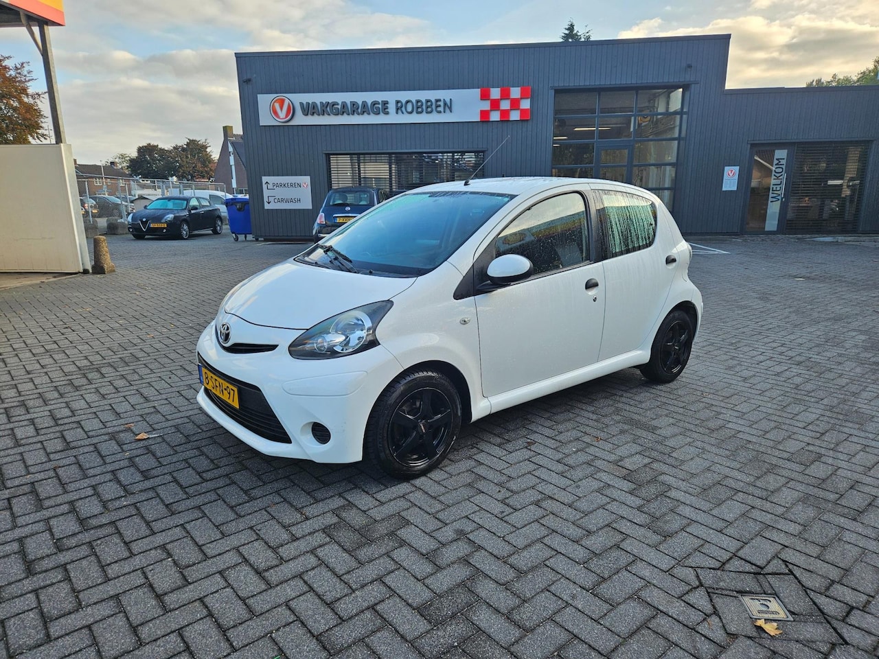 Toyota Aygo - 1.0 VVT-i Now 1.0 VVT-i Now - AutoWereld.nl