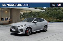 BMW iX2 - eDrive20 High Executive M Sport / Panoramadak / Trekhaak / Sportstoelen / Adaptieve LED /