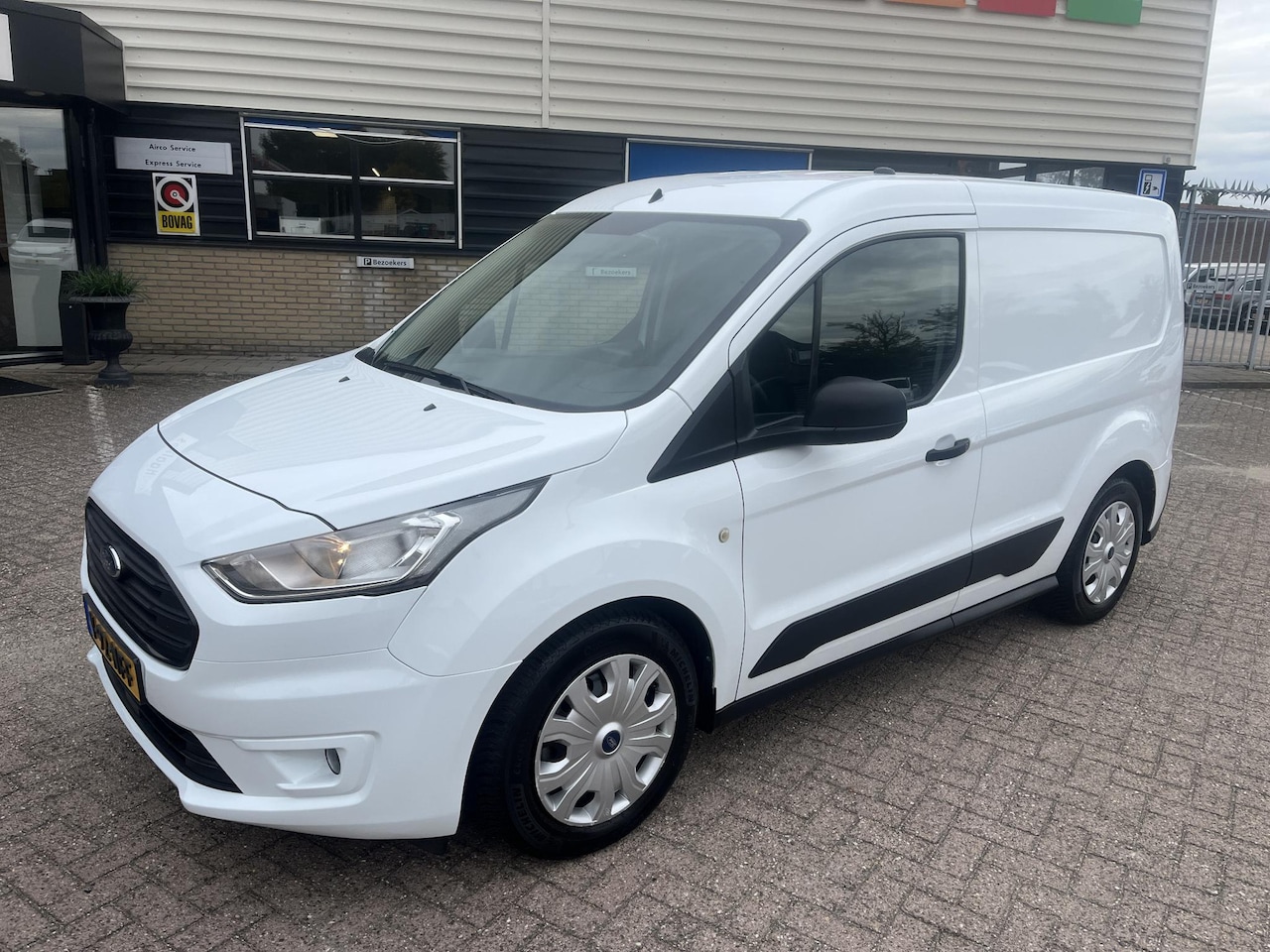 Ford Transit Connect - 1.0 Ecoboost L1 Trend Airco. navi. A- camera, PDC. Erg goed onderhouden. zuinige benzine m - AutoWereld.nl