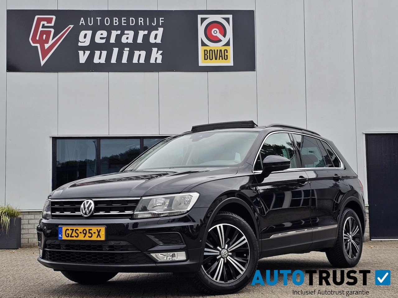 Volkswagen Tiguan - 1.4 TSI Highline PANODAK CAMERA ADAPTIVE CRUISE - AutoWereld.nl