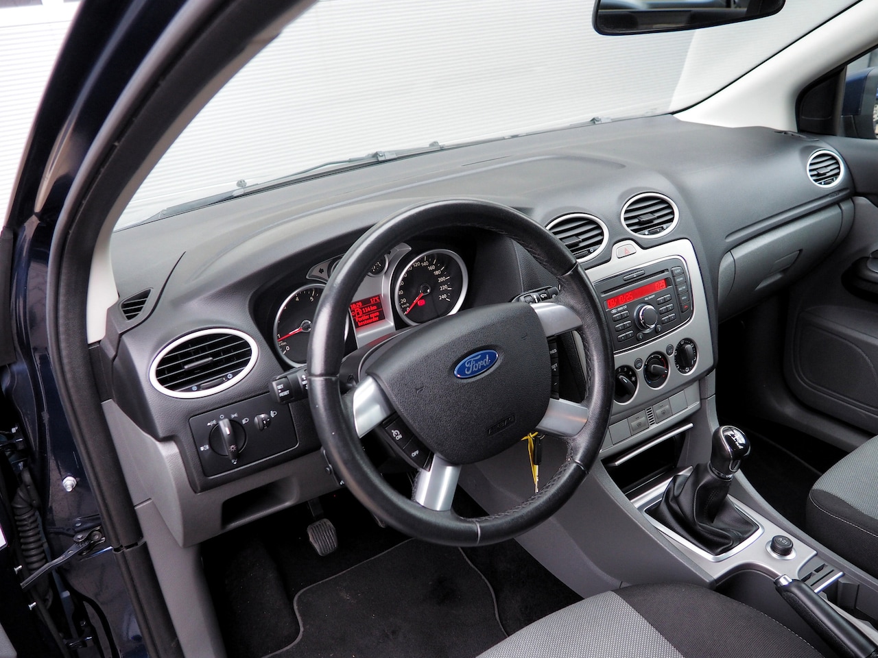 Ford Focus Wagon - 1.6 16V Comfort AIRCO CRUISE LM VELGEN