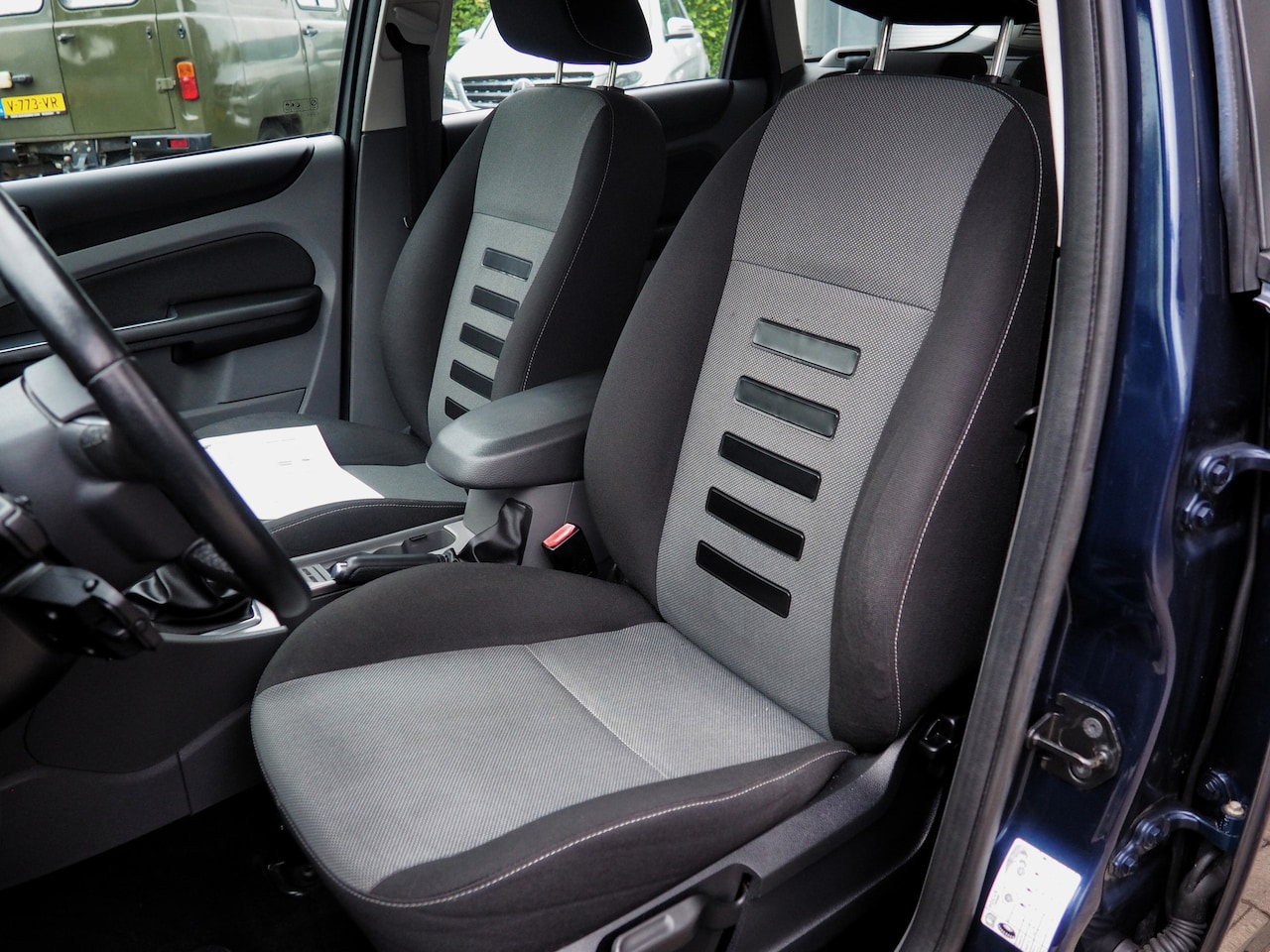 Ford Focus Wagon - 1.6 16V Comfort AIRCO CRUISE LM VELGEN
