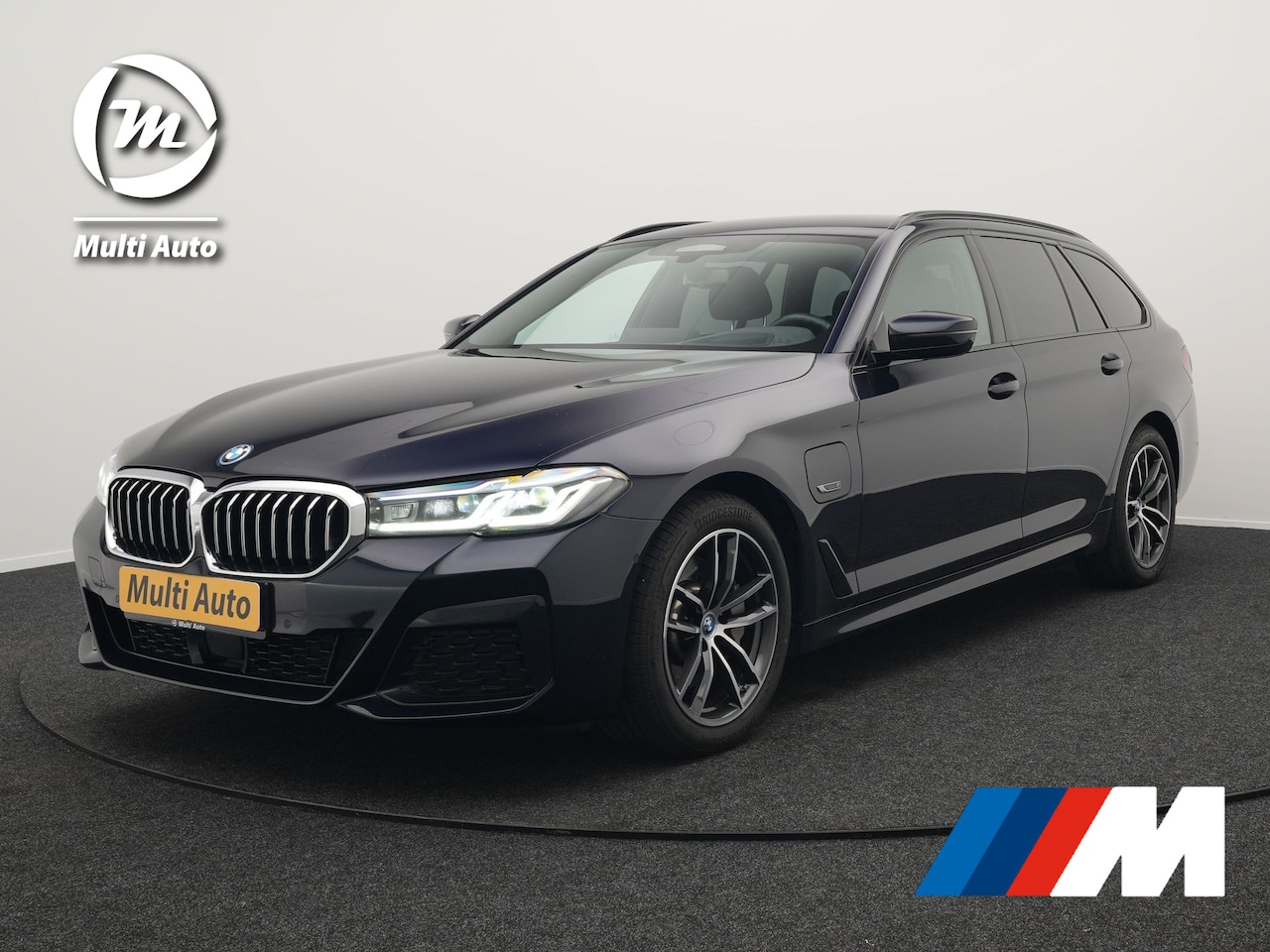 BMW 5-serie Touring - 530e M Sport Plug In Hybrid 293pk PHEV | Trekhaak af Fabriek | Laser LED | Adaptive Cruise - AutoWereld.nl