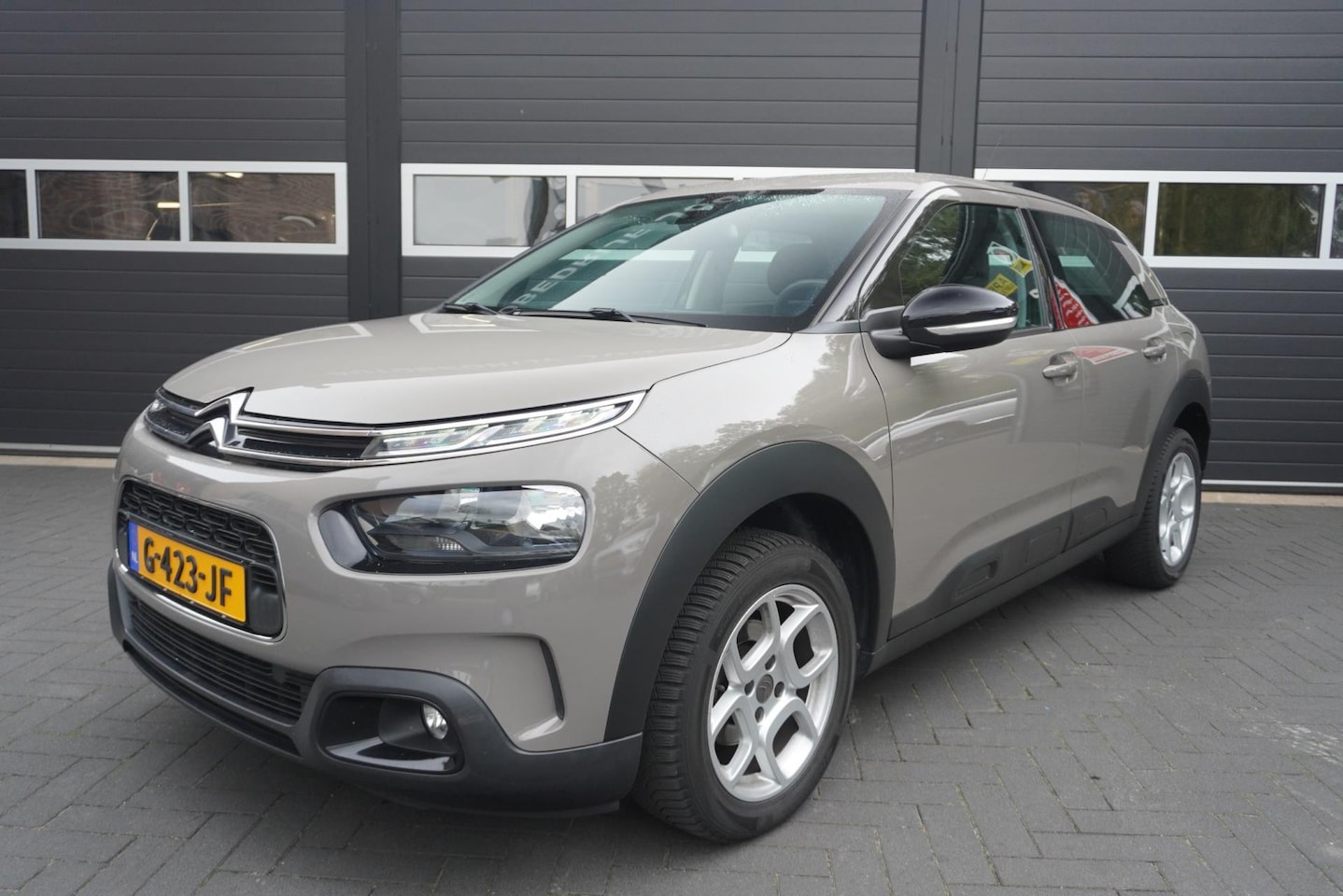 Citroën C4 Cactus - 1.2 PureTech Business Airco/Cruise/Carplay/Navi/Camera/Trekhaak - AutoWereld.nl